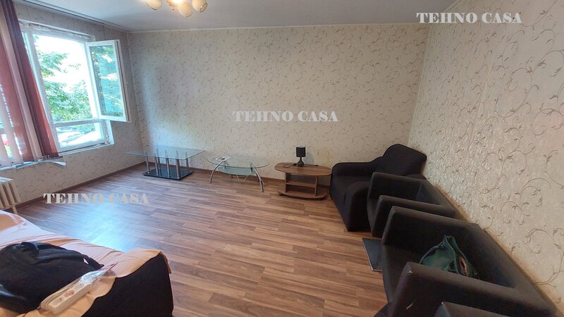 Titan, 550 m de Metrou 1 Decembrie | 4 camere, 90mp, 2/4, bloc reabilitat
