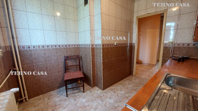 Titan, 550 m de Metrou 1 Decembrie | 4 camere, 90mp, 2/4, bloc reabilitat